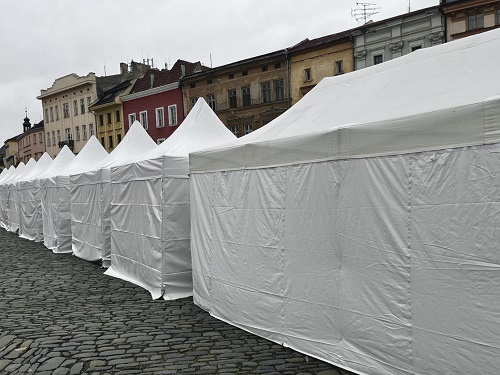 prodejní stánky na festivalu Olomoc